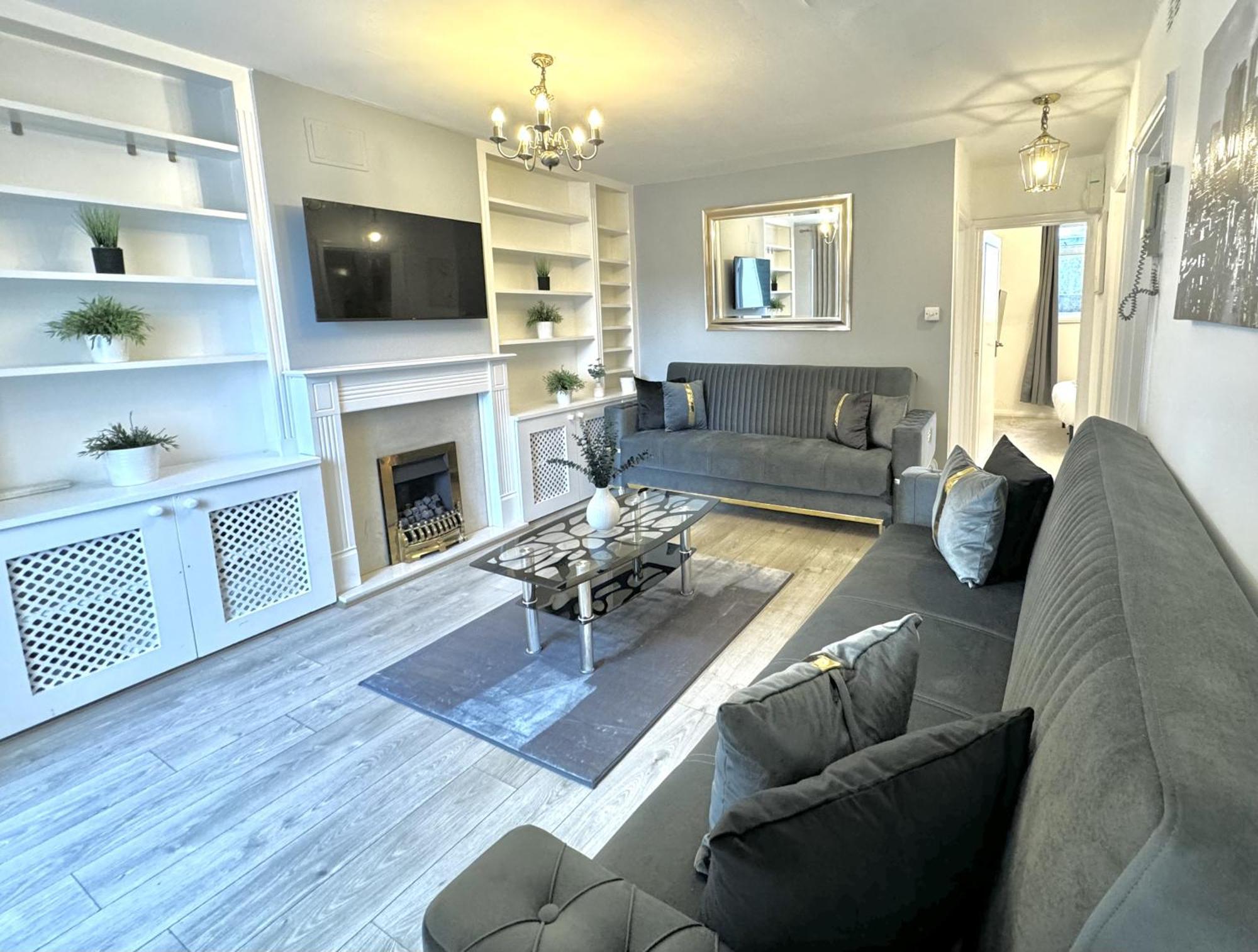 Newly Renovated Kensington 2 Bedroom Apartment With Balcony Near Harrods Sleeps 6, 2 Min Walk From Station London Exterior foto