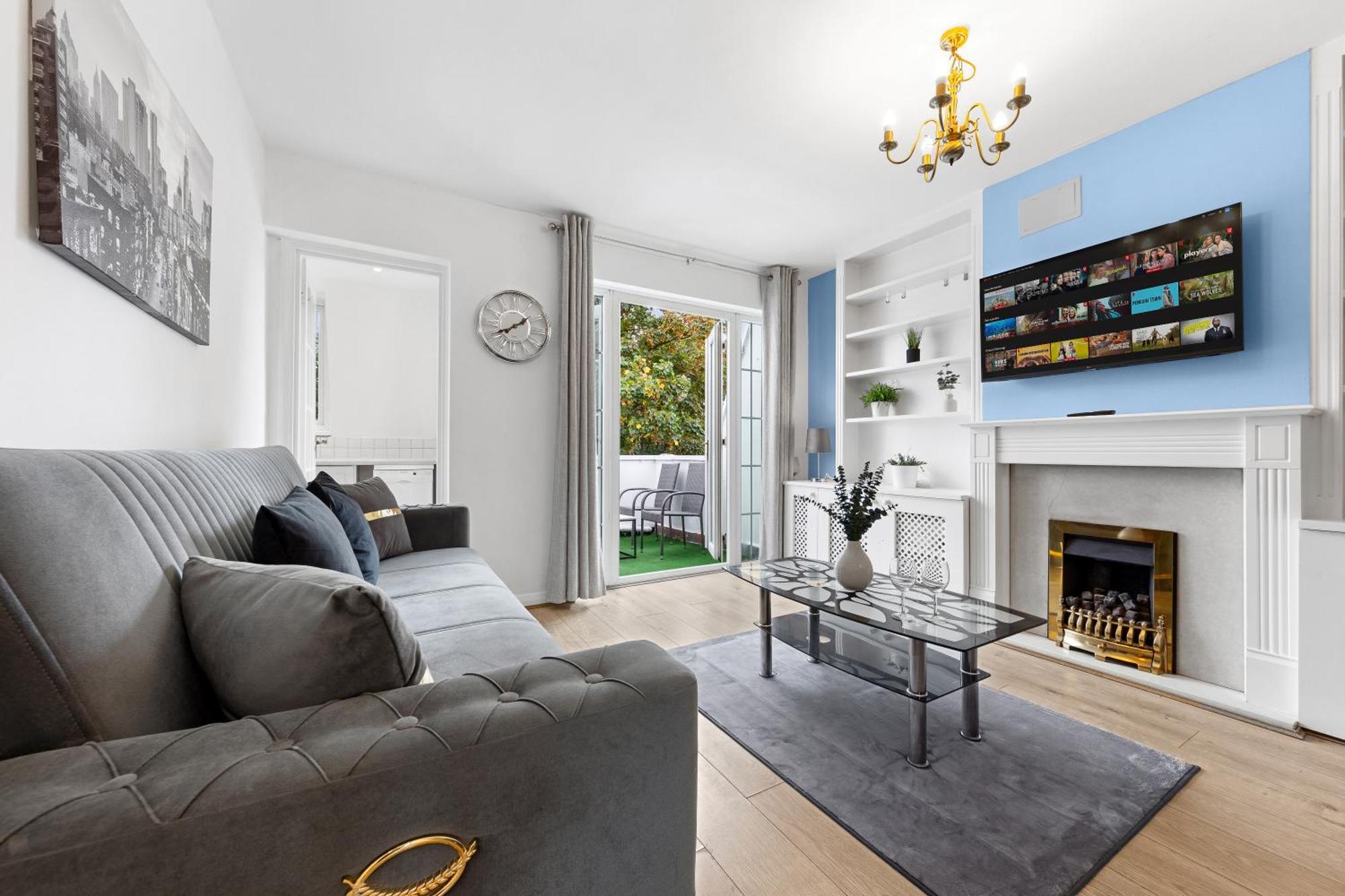 Newly Renovated Kensington 2 Bedroom Apartment With Balcony Near Harrods Sleeps 6, 2 Min Walk From Station London Exterior foto