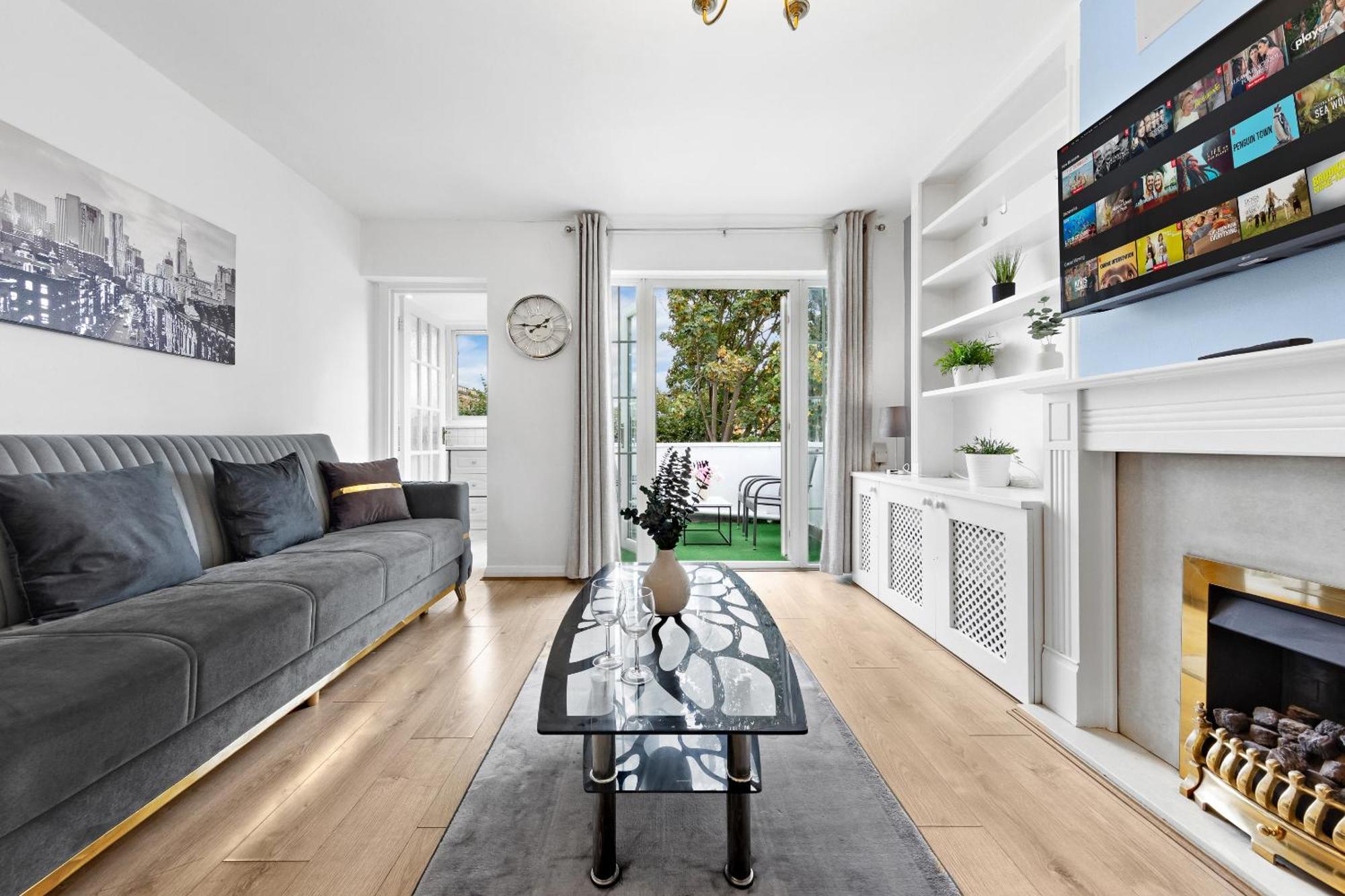 Newly Renovated Kensington 2 Bedroom Apartment With Balcony Near Harrods Sleeps 6, 2 Min Walk From Station London Exterior foto